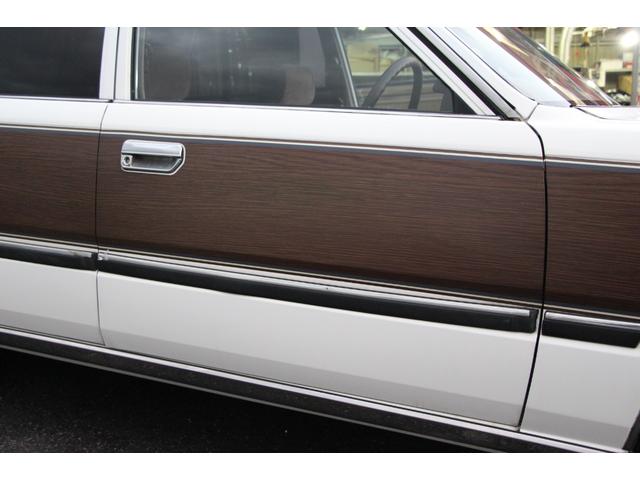 グロリアバン GL AT/5人乗り/ウッドデカール/社外15インチアルミホイール/ホワイトリボンタイヤ/ETC/CD/Bluetooth接続/フェンダーミラー/LEDヘッド/エアコン/パワーウィンドウ/ガソリン車/禁煙車(43枚目)