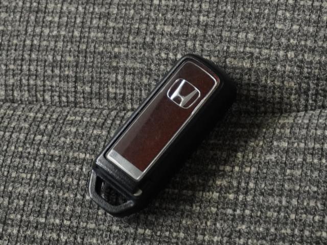 N-BOX G・EXホンダセンシング /ツートンカラー/衝突被害軽減システム/障害物センサー/純正ナビゲーション/バックカメラ/Bluetooth接続音楽再生/LEDヘッドライト/クルーズコントロール/両側電動スライドドア/横滑り制御装置(21枚目)