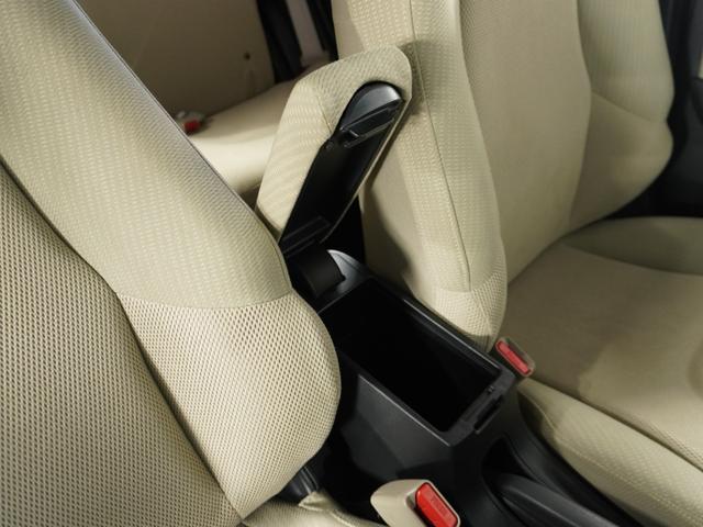 フィットハイブリッド スマートセレクション　純正ナビゲーション／バックカメラ／ワンセグＴＶ／ミュージックプレーヤー接続／ＤＶＤ再生／ＥＴＣ車載器／クルーズコントロール／スマートキー／オートエアコン／盗難防止システム／横滑り制御装置／電動格ミラー（30枚目）