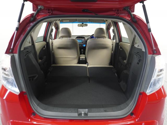 フィットハイブリッド スマートセレクション　純正ナビゲーション／バックカメラ／ワンセグＴＶ／ミュージックプレーヤー接続／ＤＶＤ再生／ＥＴＣ車載器／クルーズコントロール／スマートキー／オートエアコン／盗難防止システム／横滑り制御装置／電動格ミラー（36枚目）