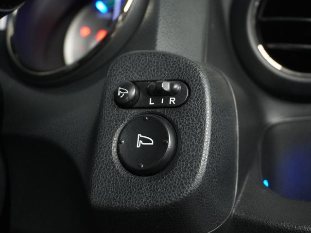 フィットハイブリッド スマートセレクション　純正ナビゲーション／バックカメラ／ワンセグＴＶ／ミュージックプレーヤー接続／ＤＶＤ再生／ＥＴＣ車載器／クルーズコントロール／スマートキー／オートエアコン／盗難防止システム／横滑り制御装置／電動格ミラー（46枚目）