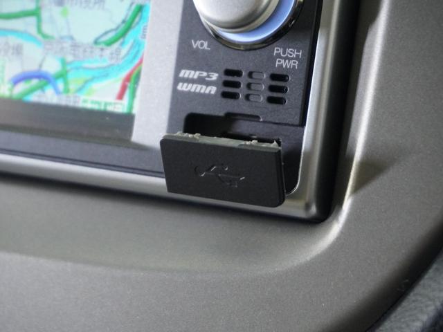 フィットハイブリッド スマートセレクション　純正ナビゲーション／バックカメラ／ワンセグＴＶ／ミュージックプレーヤー接続／ＤＶＤ再生／ＥＴＣ車載器／クルーズコントロール／スマートキー／オートエアコン／盗難防止システム／横滑り制御装置／電動格ミラー（61枚目）