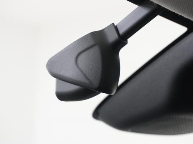 ヴェゼル ｅ：ＨＥＶＺ　１オ－ナ－ナビＤレコＲカメＥＴＣ２．０クルコン　渋滞追従クルーズ　Ｂｌｕｅｔｏｏｔｈ　ハンドルヒーター　障害物センサー　シートヒーター　ダウンヒルアシスト　デイライト　ブラインドスポット　禁煙車（6枚目）