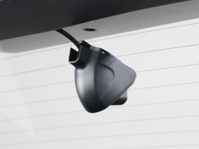 ヴェゼル ｅ：ＨＥＶＺ　１オ－ナ－ナビＤレコＲカメＥＴＣ２．０クルコン　渋滞追従クルーズ　Ｂｌｕｅｔｏｏｔｈ　ハンドルヒーター　障害物センサー　シートヒーター　ダウンヒルアシスト　デイライト　ブラインドスポット　禁煙車（7枚目）