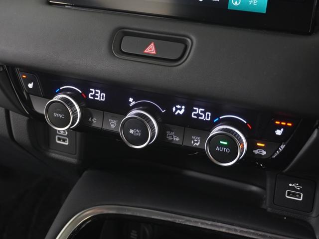 ヴェゼル ｅ：ＨＥＶＺ　１オ－ナ－ナビＤレコＲカメＥＴＣ２．０クルコン　渋滞追従クルーズ　Ｂｌｕｅｔｏｏｔｈ　ハンドルヒーター　障害物センサー　シートヒーター　ダウンヒルアシスト　デイライト　ブラインドスポット　禁煙車（11枚目）