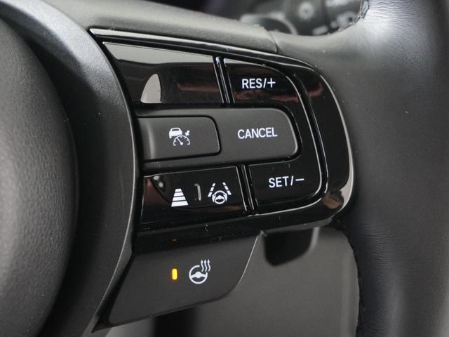 ヴェゼル ｅ：ＨＥＶＺ　１オ－ナ－ナビＤレコＲカメＥＴＣ２．０クルコン　渋滞追従クルーズ　Ｂｌｕｅｔｏｏｔｈ　ハンドルヒーター　障害物センサー　シートヒーター　ダウンヒルアシスト　デイライト　ブラインドスポット　禁煙車（21枚目）