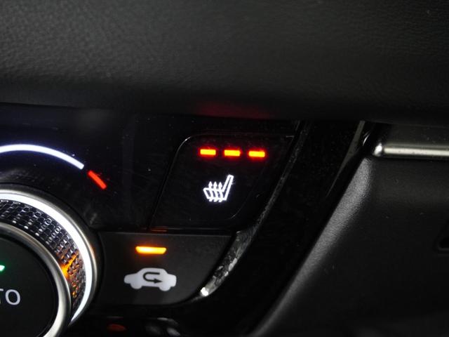 ヴェゼル ｅ：ＨＥＶＺ　１オ－ナ－ナビＤレコＲカメＥＴＣ２．０クルコン　渋滞追従クルーズ　Ｂｌｕｅｔｏｏｔｈ　ハンドルヒーター　障害物センサー　シートヒーター　ダウンヒルアシスト　デイライト　ブラインドスポット　禁煙車（24枚目）