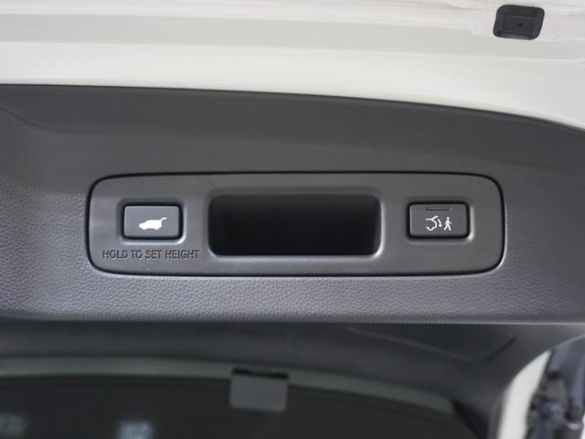 ヴェゼル ｅ：ＨＥＶＺ　１オ－ナ－ナビＤレコＲカメＥＴＣ２．０クルコン　渋滞追従クルーズ　Ｂｌｕｅｔｏｏｔｈ　ハンドルヒーター　障害物センサー　シートヒーター　ダウンヒルアシスト　デイライト　ブラインドスポット　禁煙車（27枚目）