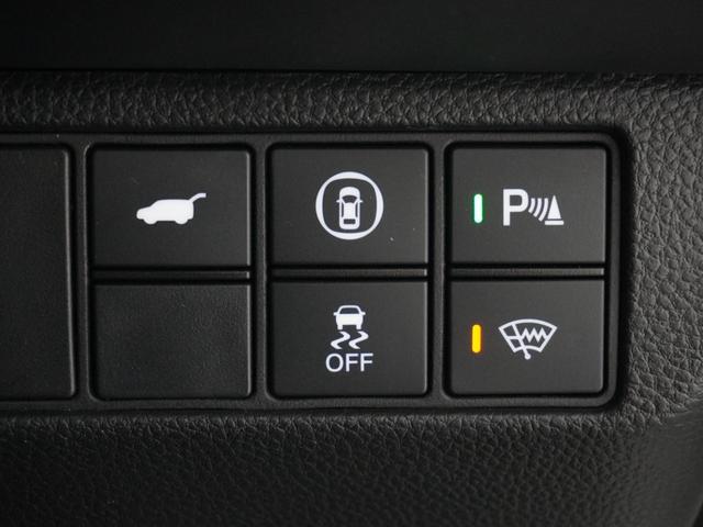 ヴェゼル ｅ：ＨＥＶＺ　１オ－ナ－ナビＤレコＲカメＥＴＣ２．０クルコン　渋滞追従クルーズ　Ｂｌｕｅｔｏｏｔｈ　ハンドルヒーター　障害物センサー　シートヒーター　ダウンヒルアシスト　デイライト　ブラインドスポット　禁煙車（29枚目）