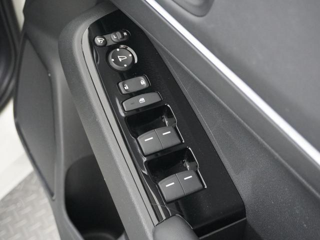 ヴェゼル ｅ：ＨＥＶＺ　１オ－ナ－ナビＤレコＲカメＥＴＣ２．０クルコン　渋滞追従クルーズ　Ｂｌｕｅｔｏｏｔｈ　ハンドルヒーター　障害物センサー　シートヒーター　ダウンヒルアシスト　デイライト　ブラインドスポット　禁煙車（48枚目）