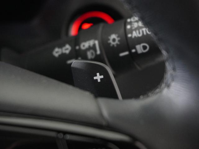 ヴェゼル ｅ：ＨＥＶＺ　１オ－ナ－ナビＤレコＲカメＥＴＣ２．０クルコン　渋滞追従クルーズ　Ｂｌｕｅｔｏｏｔｈ　ハンドルヒーター　障害物センサー　シートヒーター　ダウンヒルアシスト　デイライト　ブラインドスポット　禁煙車（53枚目）