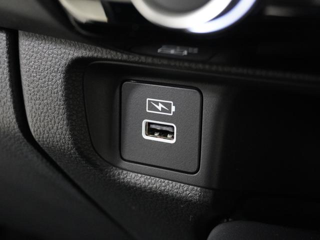 ヴェゼル ｅ：ＨＥＶＺ　１オ－ナ－ナビＤレコＲカメＥＴＣ２．０クルコン　渋滞追従クルーズ　Ｂｌｕｅｔｏｏｔｈ　ハンドルヒーター　障害物センサー　シートヒーター　ダウンヒルアシスト　デイライト　ブラインドスポット　禁煙車（60枚目）