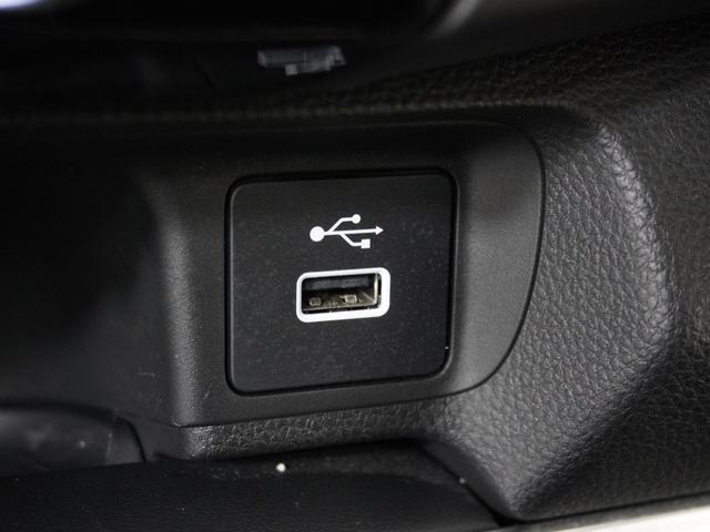 ヴェゼル ｅ：ＨＥＶＺ　１オ－ナ－ナビＤレコＲカメＥＴＣ２．０クルコン　渋滞追従クルーズ　Ｂｌｕｅｔｏｏｔｈ　ハンドルヒーター　障害物センサー　シートヒーター　ダウンヒルアシスト　デイライト　ブラインドスポット　禁煙車（61枚目）