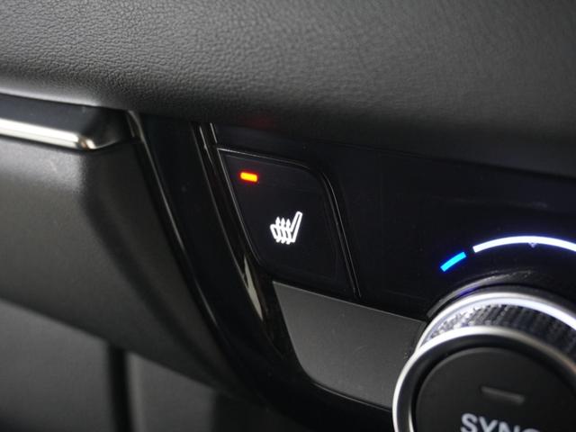 ヴェゼル ｅ：ＨＥＶＺ　１オ－ナ－ナビＤレコＲカメＥＴＣ２．０クルコン　渋滞追従クルーズ　Ｂｌｕｅｔｏｏｔｈ　ハンドルヒーター　障害物センサー　シートヒーター　ダウンヒルアシスト　デイライト　ブラインドスポット　禁煙車（62枚目）