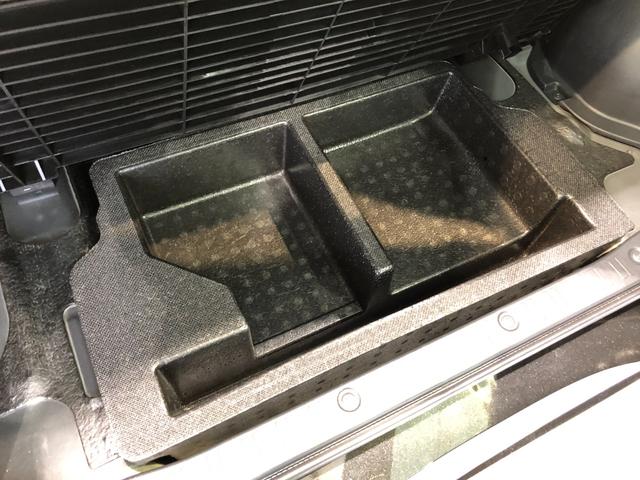 カスタムL 4WD ターボ デフロック Wエアバッグ キーレスエントリー 4WD インタークーラーターボ エアコン パワステ パワーウィンドウ ウッド調パネル CDチューナー アルミホイール リアスポイラー フロアAT車(61枚目)