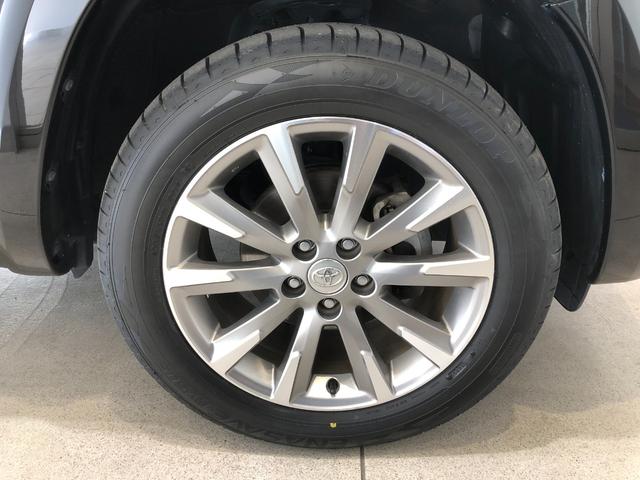 240S Sパッケージ・アルカンターラ リミテッド 4WD フルセグナビ Bluetooth DVD再生 バックカメラ パドルシフト 7人乗り クルーズコントロール ETC LED オートライト ハーフレザーシート サイドエアバッグ カーテンシールドエアバッグ(10枚目)