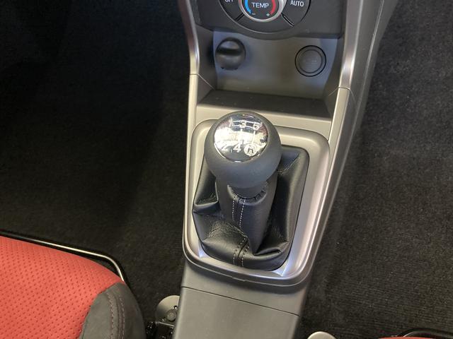 セロ S 5MT ターボ レカロシート 届出済未使用車 5MT ターボ MOMO製ハンドル レカロシート ビルシュタイン製ショックアブソーバー LEDヘッドライト 前席シートヒーター キーフリーシステム 16インチアルミホイール セキュリティーアラーム(14枚目)