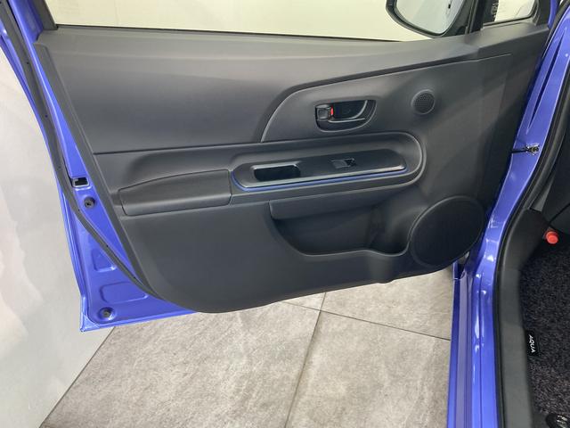 S フルセグナビ バックカメラ ETC車載器 車検整備付 フルセグナビ Bluetooth DVD再生 CD録音 バックカメラ ETC車載器 LEDヘッドライト オートライト オートエアコン スマートキー ハイブリッド(27枚目)