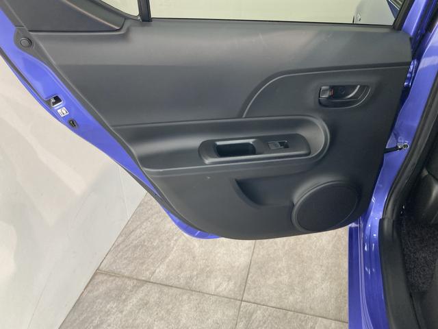 S フルセグナビ バックカメラ ETC車載器 車検整備付 フルセグナビ Bluetooth DVD再生 CD録音 バックカメラ ETC車載器 LEDヘッドライト オートライト オートエアコン スマートキー ハイブリッド(29枚目)
