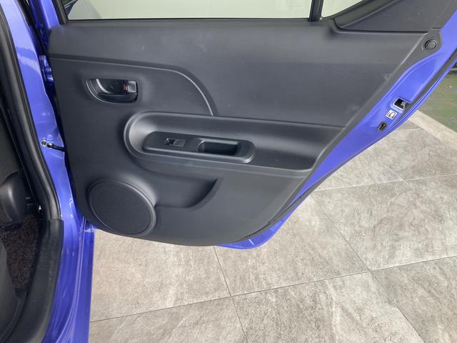 S フルセグナビ バックカメラ ETC車載器 車検整備付 フルセグナビ Bluetooth DVD再生 CD録音 バックカメラ ETC車載器 LEDヘッドライト オートライト オートエアコン スマートキー ハイブリッド(30枚目)
