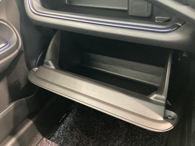 S フルセグナビ バックカメラ ETC車載器 車検整備付 フルセグナビ Bluetooth DVD再生 CD録音 バックカメラ ETC車載器 LEDヘッドライト オートライト オートエアコン スマートキー ハイブリッド(61枚目)