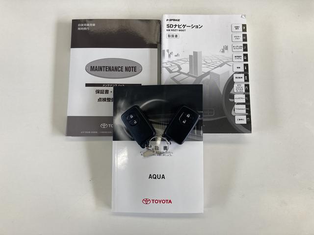 S フルセグナビ バックカメラ ETC車載器 車検整備付 フルセグナビ Bluetooth DVD再生 CD録音 バックカメラ ETC車載器 LEDヘッドライト オートライト オートエアコン スマートキー ハイブリッド(74枚目)