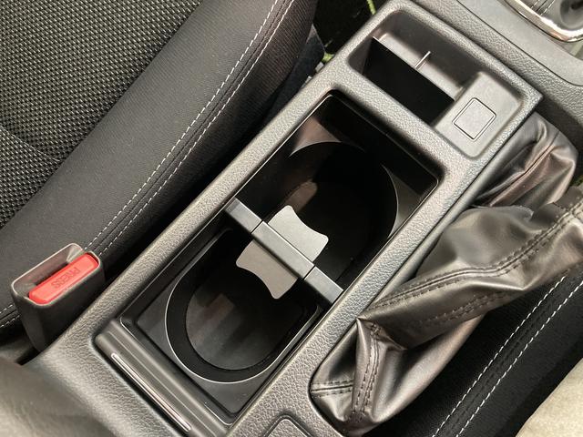 2.0i-L アイサイト 4WD フルセグナビ バックカメラ 衝突被害軽減ブレーキ 4WD フルセグナビ Bluetooth DVD再生 バックカメラ クルーズコントロール ETC車載器 HID オートライト パドルシフト オートエアコン スマートキー(72枚目)