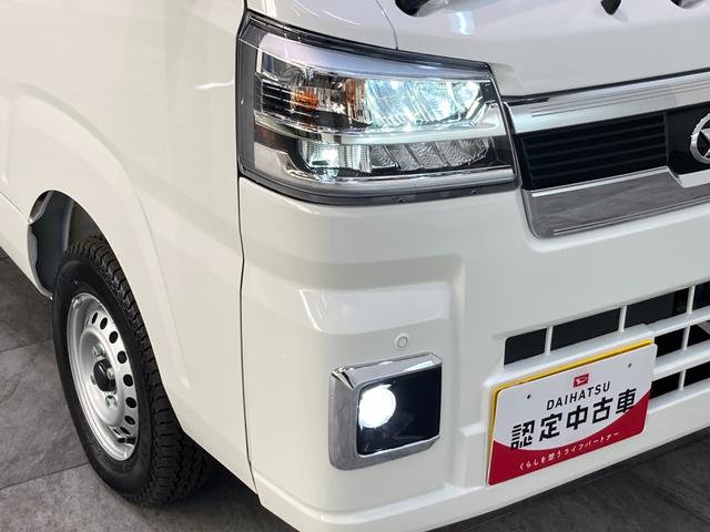 ジャンボエクストラ　４ＷＤ　ＣＶＴ　ＬＥＤ　届出済未使用車　衝突被害軽減ブレーキ　コーナーセンサー　４ＷＤ　ＣＶＴ　ＬＥＤヘッドライト　オートライト　マニュアルエアコン　前席パワーウィンドウ　荷台作業灯　スマートキー　エコアイドル(53枚目)