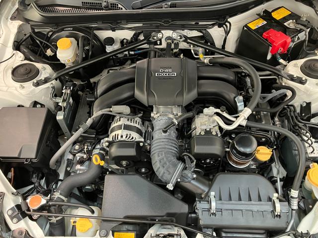 ＧＲ８６ ＳＺ　６ＭＴ車　ワンセグナビ　バックカメラ　車検整備付　純正アルミ　ＬＥＤ　スマートキー　６ＭＴ車　ワンセグナビ　Ｂｌｕｅｔｏｏｔｈ　バックカメラ　前後ドラレコ　クルーズコントロール　ＥＴＣ車載器（9枚目）