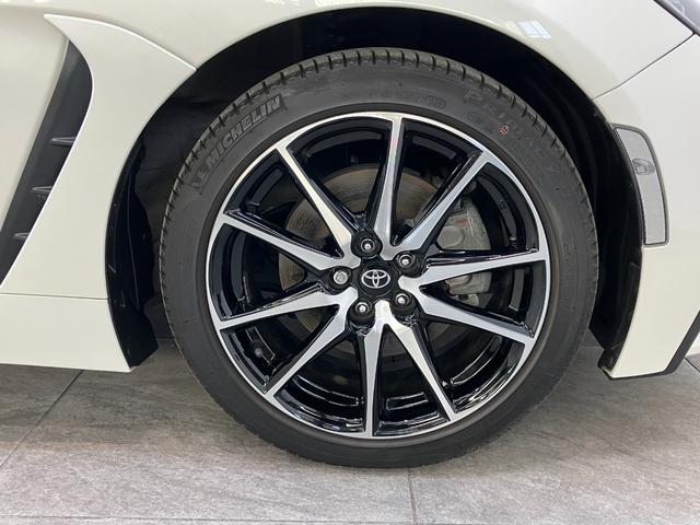 ＧＲ８６ ＳＺ　６ＭＴ車　ワンセグナビ　バックカメラ　車検整備付　純正アルミ　ＬＥＤ　スマートキー　６ＭＴ車　ワンセグナビ　Ｂｌｕｅｔｏｏｔｈ　バックカメラ　前後ドラレコ　クルーズコントロール　ＥＴＣ車載器（10枚目）