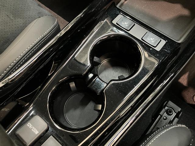 プリウスＰＨＶ Ｓ　ＧＲスポーツ　９型ナビ　バックカメラ　車検整備付　追突被害軽減ブレーキ　ＴＳＳ　ＬＥＤ　スマートキー　クルーズコントロール　前席シートヒーター　９インチフルセグナビ　ＤＶＤ　Ｂｌｕｅｔｏｏｔｈ　バックカメラ（62枚目）