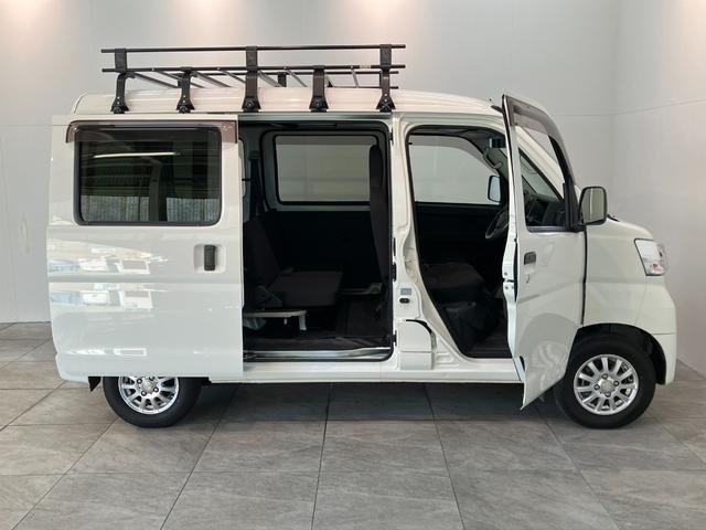 ハイゼットカーゴ デラックスＳＡ３　ＡＴ車　キーレス　前席パワーウインドウ　衝突被害軽減ブレーキ　スマアシ３　キーレスエントリー　ＥＴＣ車載器　前席パワーウインドウ　ＡＭ／ＦＭステレオ　両側スライドドア　オートライト　エコアイドル　ルーフキャリア（25枚目）