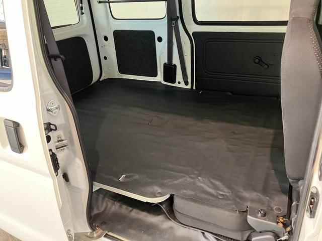 ハイゼットカーゴ デラックスＳＡ３　ＡＴ車　キーレス　前席パワーウインドウ　衝突被害軽減ブレーキ　スマアシ３　キーレスエントリー　ＥＴＣ車載器　前席パワーウインドウ　ＡＭ／ＦＭステレオ　両側スライドドア　オートライト　エコアイドル　ルーフキャリア（40枚目）
