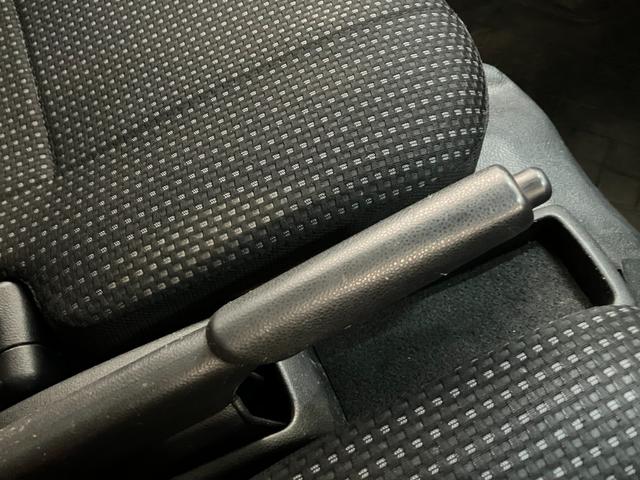 ハイゼットカーゴ デラックスＳＡ３　ＡＴ車　キーレス　前席パワーウインドウ　衝突被害軽減ブレーキ　スマアシ３　キーレスエントリー　ＥＴＣ車載器　前席パワーウインドウ　ＡＭ／ＦＭステレオ　両側スライドドア　オートライト　エコアイドル　ルーフキャリア（45枚目）