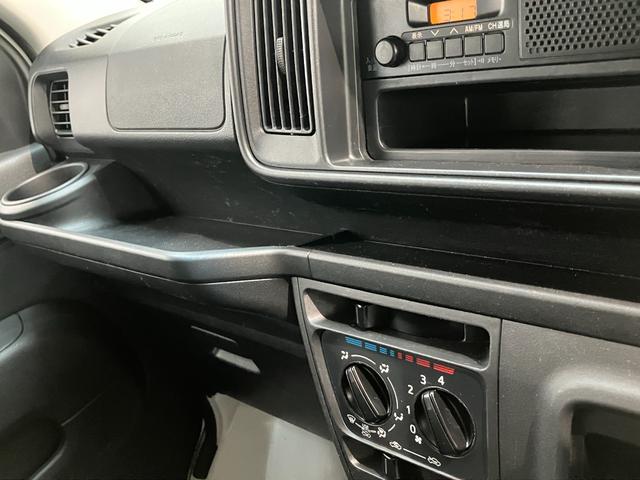 ハイゼットカーゴ デラックスＳＡ３　ＡＴ車　キーレス　前席パワーウインドウ　衝突被害軽減ブレーキ　スマアシ３　キーレスエントリー　ＥＴＣ車載器　前席パワーウインドウ　ＡＭ／ＦＭステレオ　両側スライドドア　オートライト　エコアイドル　ルーフキャリア（47枚目）