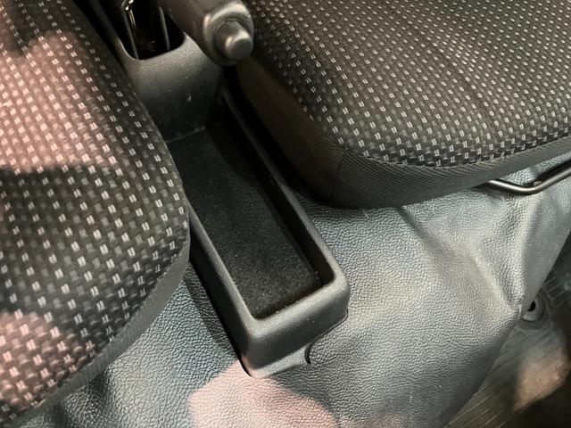 ハイゼットカーゴ デラックスＳＡ３　ＡＴ車　キーレス　前席パワーウインドウ　衝突被害軽減ブレーキ　スマアシ３　キーレスエントリー　ＥＴＣ車載器　前席パワーウインドウ　ＡＭ／ＦＭステレオ　両側スライドドア　オートライト　エコアイドル　ルーフキャリア（50枚目）