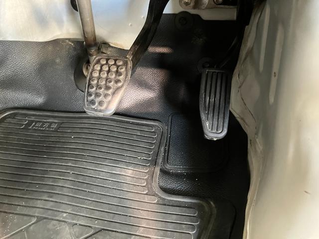 ハイゼットカーゴ デラックスＳＡ３　ＡＴ車　キーレス　前席パワーウインドウ　衝突被害軽減ブレーキ　スマアシ３　キーレスエントリー　ＥＴＣ車載器　前席パワーウインドウ　ＡＭ／ＦＭステレオ　両側スライドドア　オートライト　エコアイドル　ルーフキャリア（59枚目）