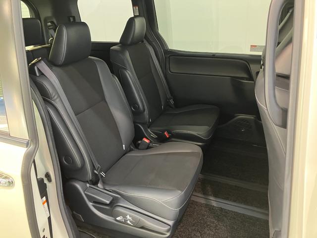 ノア ハイブリッドＳｉ　ＷｘＢ２　ナビ　バックカメラ　クルコン　トヨタセーフティセンス　コーナーセンサー　フルセグナビ　バックカメラ　Ｂｌｕｅｔｏｏｔｈ　ＵＳＢ　ドラレコ　クルコン　シートヒーター　両側パワスラ　スマートキー　ＢＢＳ製アルミ　モデリスタエアロ（43枚目）