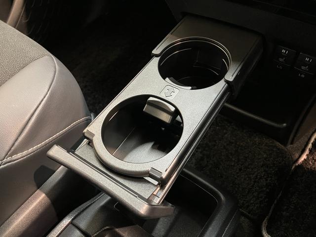 ノア ハイブリッドＳｉ　ＷｘＢ２　ナビ　バックカメラ　クルコン　トヨタセーフティセンス　コーナーセンサー　フルセグナビ　バックカメラ　Ｂｌｕｅｔｏｏｔｈ　ＵＳＢ　ドラレコ　クルコン　シートヒーター　両側パワスラ　スマートキー　ＢＢＳ製アルミ　モデリスタエアロ（67枚目）