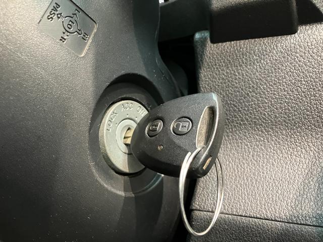 ハイゼットカーゴ DX 4WD CVT コーナーセンサー キーレス 車検整備付 衝突被害軽減ブレーキ スマアシ コーナーセンサー キーレス 前席パワーウインドウ AM/FMステレオ 両側スライドドア パートタイム4WD CVT車(15枚目)