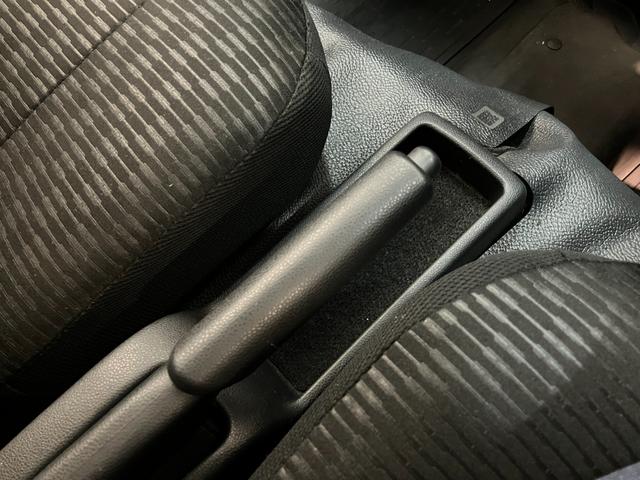 ハイゼットカーゴ DX 4WD CVT コーナーセンサー キーレス 車検整備付 衝突被害軽減ブレーキ スマアシ コーナーセンサー キーレス 前席パワーウインドウ AM/FMステレオ 両側スライドドア パートタイム4WD CVT車(46枚目)