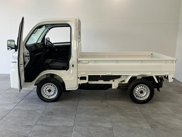 ハイゼットトラック スタンダード　パートタイム４ＷＤ　５ＭＴ　届出済未使用車　衝突被害軽減ブレーキ　コーナーセンサー　パートタイム４ＷＤ　ＡＭ／ＦＭラジオ　エアコン　パワステ　マニュアルレベリング　オートライト（23枚目）