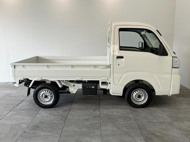 ハイゼットトラック スタンダード　パートタイム４ＷＤ　５ＭＴ　届出済未使用車　衝突被害軽減ブレーキ　コーナーセンサー　パートタイム４ＷＤ　ＡＭ／ＦＭラジオ　エアコン　パワステ　マニュアルレベリング　オートライト（24枚目）