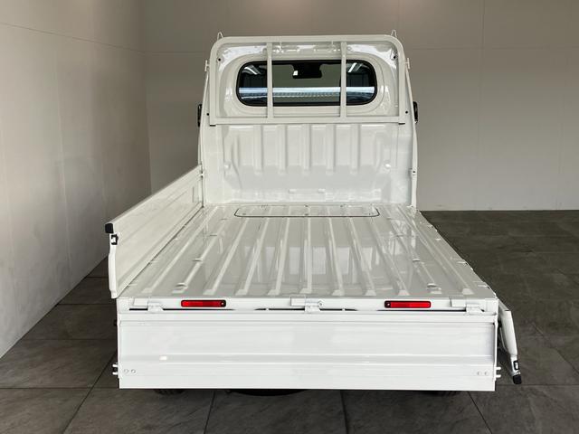 ハイゼットトラック スタンダード　パートタイム４ＷＤ　５ＭＴ　届出済未使用車　衝突被害軽減ブレーキ　コーナーセンサー　パートタイム４ＷＤ　ＡＭ／ＦＭラジオ　エアコン　パワステ　マニュアルレベリング　オートライト（44枚目）
