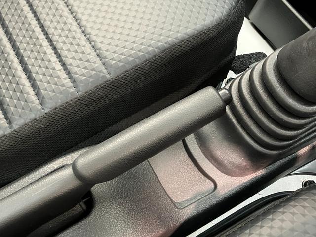ハイゼットトラック スタンダード　パートタイム４ＷＤ　５ＭＴ　届出済未使用車　衝突被害軽減ブレーキ　コーナーセンサー　パートタイム４ＷＤ　ＡＭ／ＦＭラジオ　エアコン　パワステ　マニュアルレベリング　オートライト（52枚目）