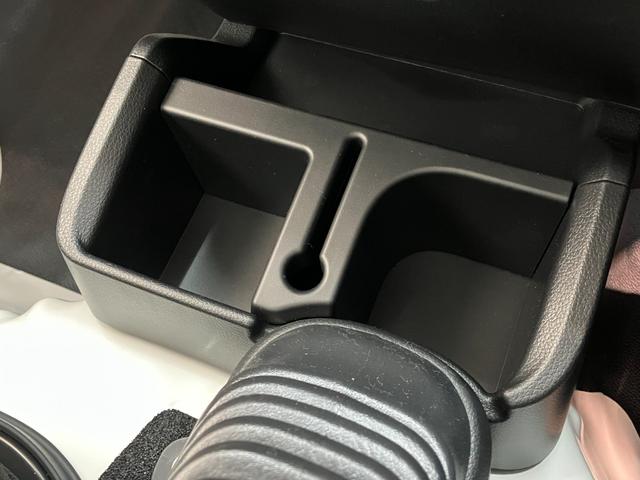 ハイゼットトラック スタンダード　パートタイム４ＷＤ　５ＭＴ　届出済未使用車　衝突被害軽減ブレーキ　コーナーセンサー　パートタイム４ＷＤ　ＡＭ／ＦＭラジオ　エアコン　パワステ　マニュアルレベリング　オートライト（56枚目）