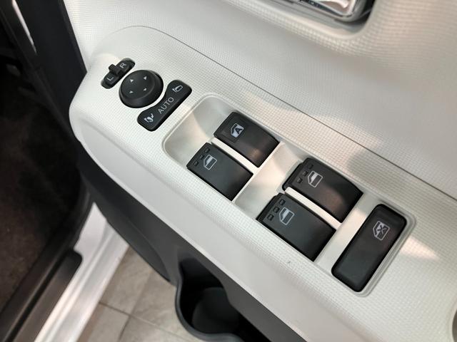 ムーヴキャンバス ストライプスG 10型フルセグナビ Bカメラ 届出済未使用車 衝突被害軽減ブレーキ コーナーセンサー 10型フルセグナビ バックカメラ DVD再生 Bluetooth USB 前後ドラレコ 両側電動スライドドア 前席シートヒーター 電動パーキングブレーキ LED(44枚目)