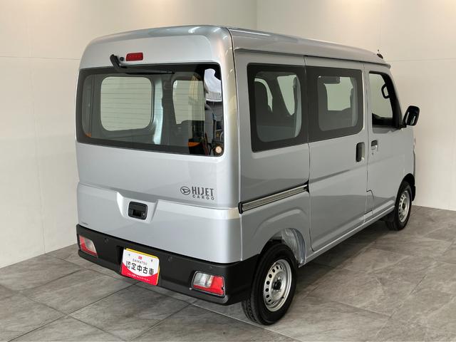 ハイゼットカーゴ スペシャル　ＣＶＴ車　前席パワーウインドウ　届出済未使用車　衝突被害軽減ブレーキ　スマアシ　コーナーセンサー　前席パワーウインドウ　オートライト　マニュアルレベリング　両側スライドドア（3枚目）