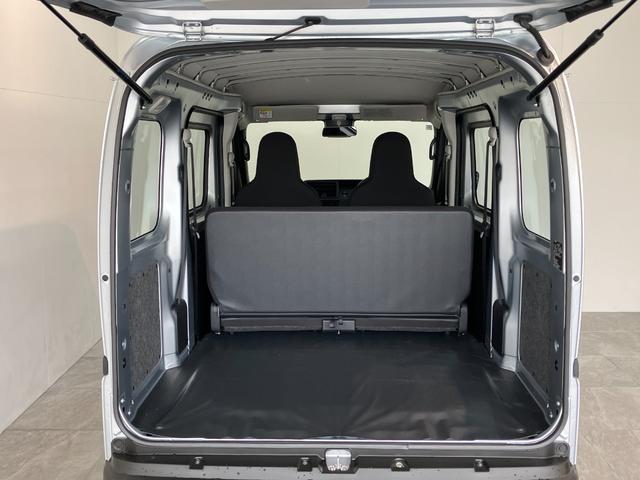 ハイゼットカーゴ スペシャル　ＣＶＴ車　前席パワーウインドウ　届出済未使用車　衝突被害軽減ブレーキ　スマアシ　コーナーセンサー　前席パワーウインドウ　オートライト　マニュアルレベリング　両側スライドドア（7枚目）