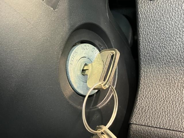 ハイゼットカーゴ スペシャル　ＣＶＴ車　前席パワーウインドウ　届出済未使用車　衝突被害軽減ブレーキ　スマアシ　コーナーセンサー　前席パワーウインドウ　オートライト　マニュアルレベリング　両側スライドドア（15枚目）